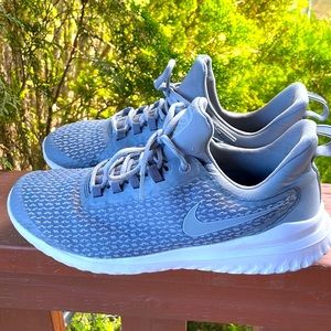 Nike Rival Men’s Size 10.5 Good Used Condition. Gray and White.